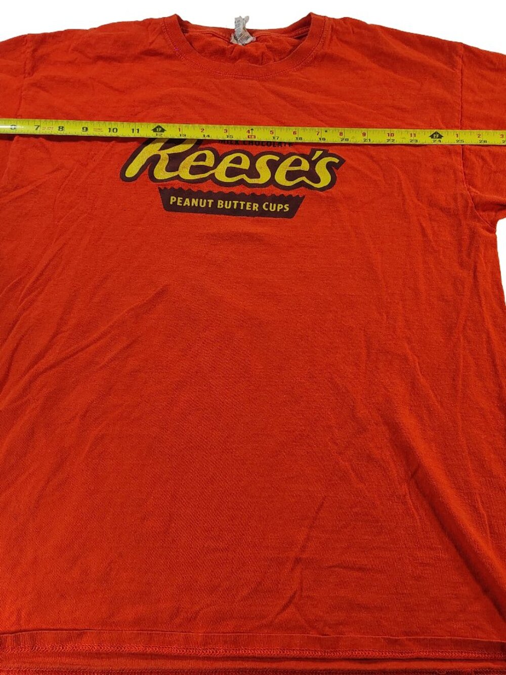 Men's Large Orange Short Sleeve Reese's Peanut Butter Cup Graphic T-Shirt